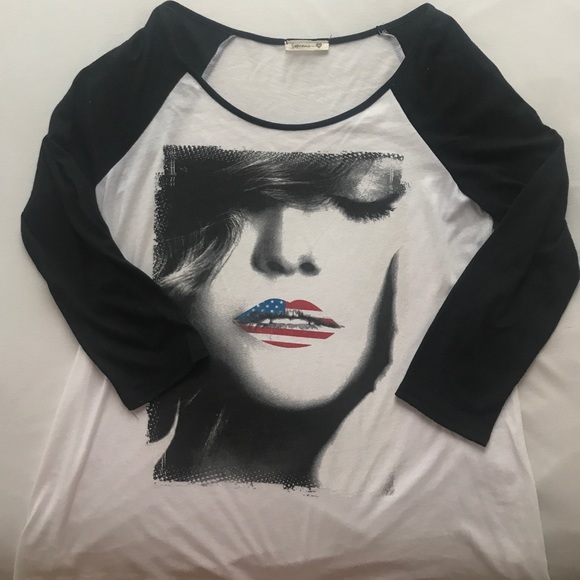 American Flag Lip Tee - Picture 3 of 3